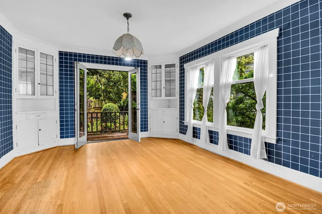 910 11th Avenue E Seattle WA 98102