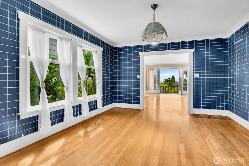910 11th Avenue E Seattle WA 98102