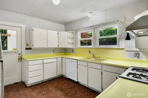 910 11th Avenue E Seattle WA 98102