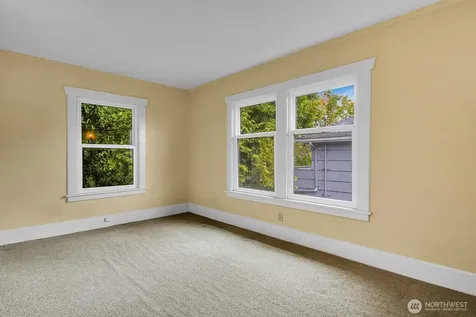 910 11th Avenue E Seattle WA 98102