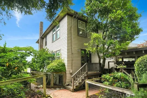 910 11th Avenue E Seattle WA 98102