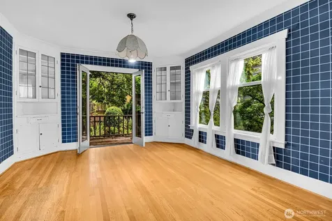 910 11th Avenue E Seattle WA 98102