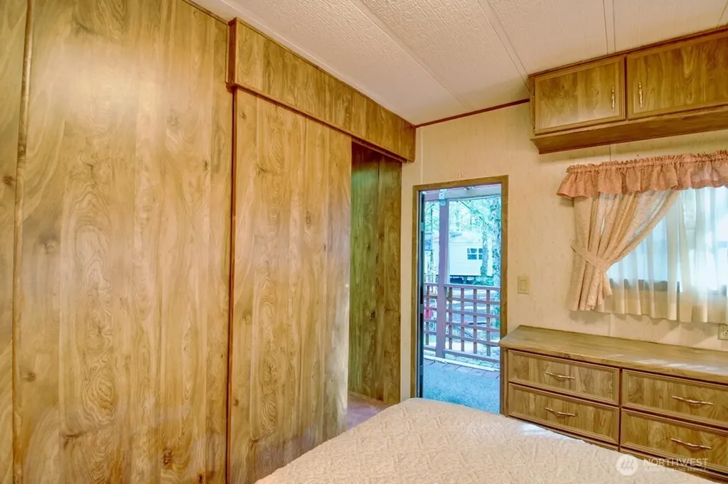 5 Wilderness Way Deming WA 98244