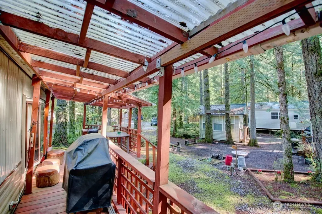 5 Wilderness Way Deming WA 98244