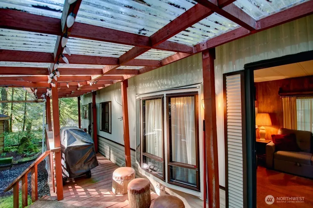 5 Wilderness Way Deming WA 98244