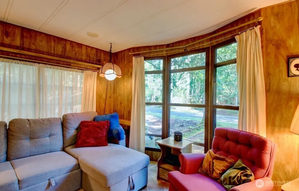 5 Wilderness Way Deming WA 98244