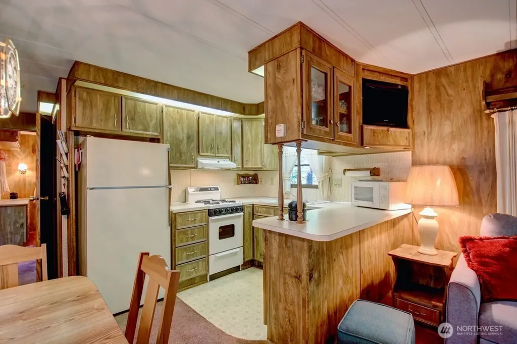 5 Wilderness Way Deming WA 98244