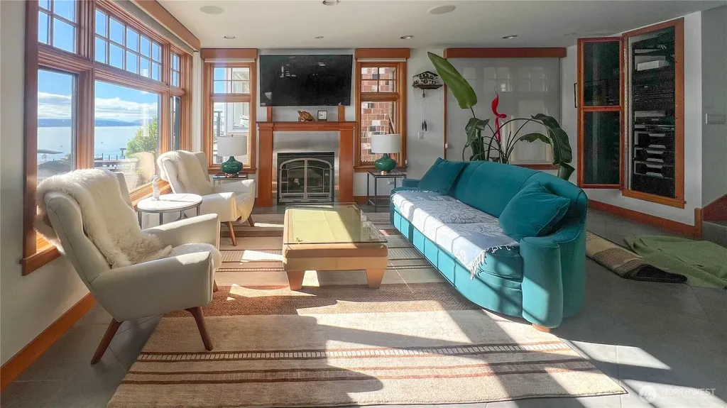11762 Riviera Place NE Seattle WA 98125