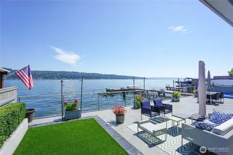 11762 Riviera Place NE Seattle WA 98125