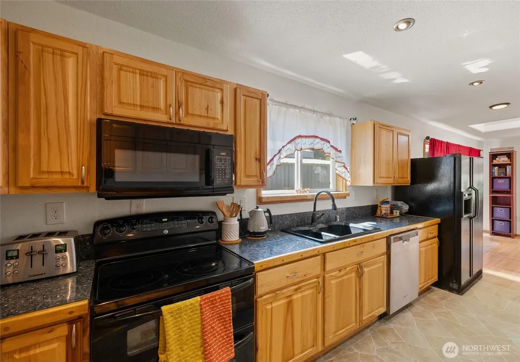 870 W Lost Lake Road Shelton WA 98584