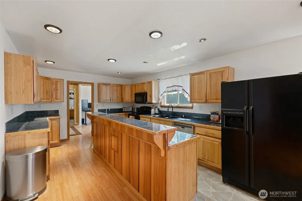 870 W Lost Lake Road Shelton WA 98584