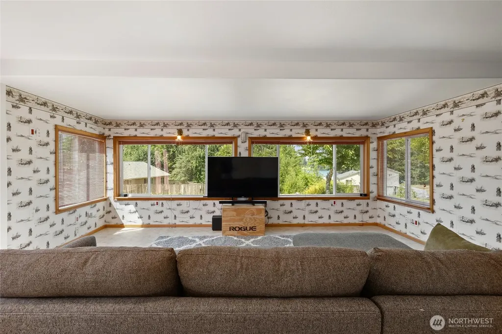 870 W Lost Lake Road Shelton WA 98584