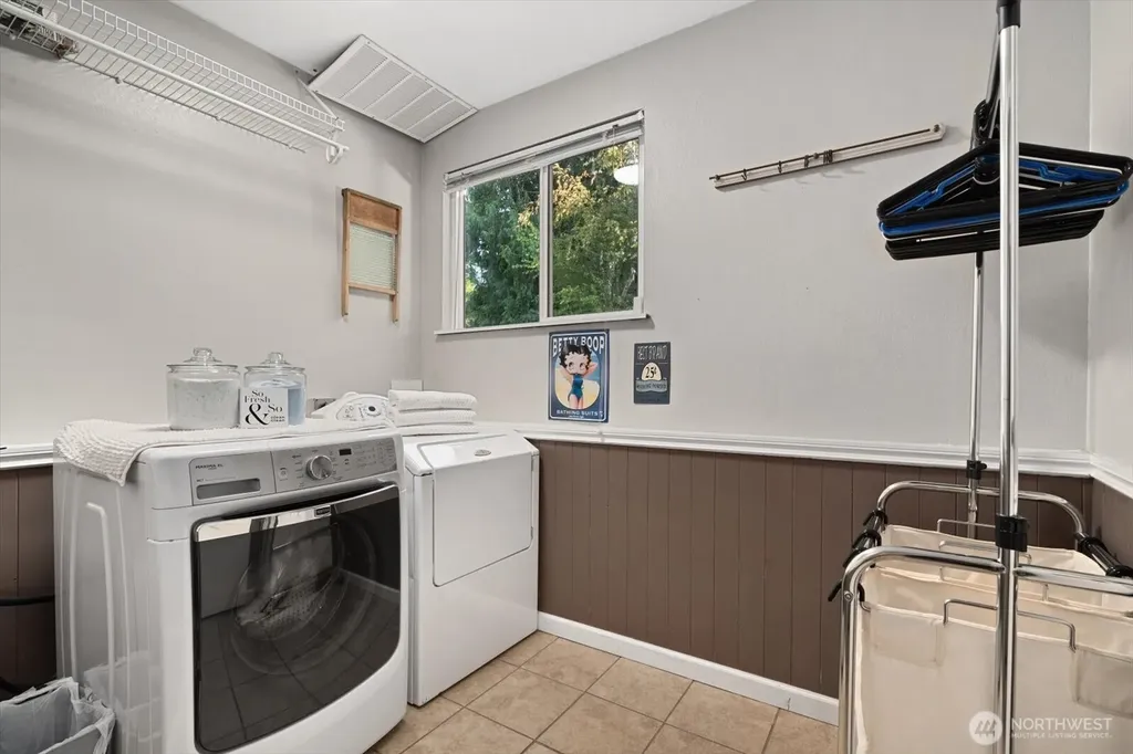 1018 154th Place SW Lynnwood WA 98037