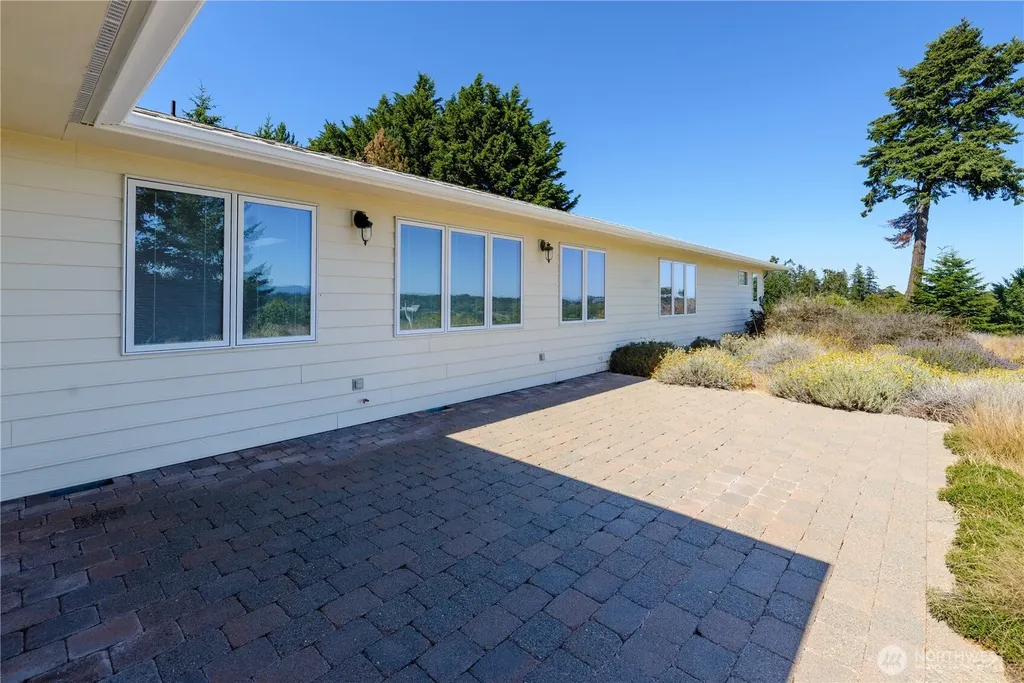 150 Sundial Loop Sequim WA 98382