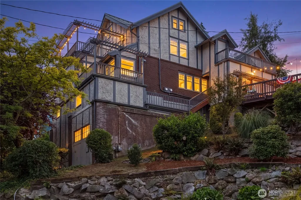 1228 23rd Avenue E Seattle WA 98112