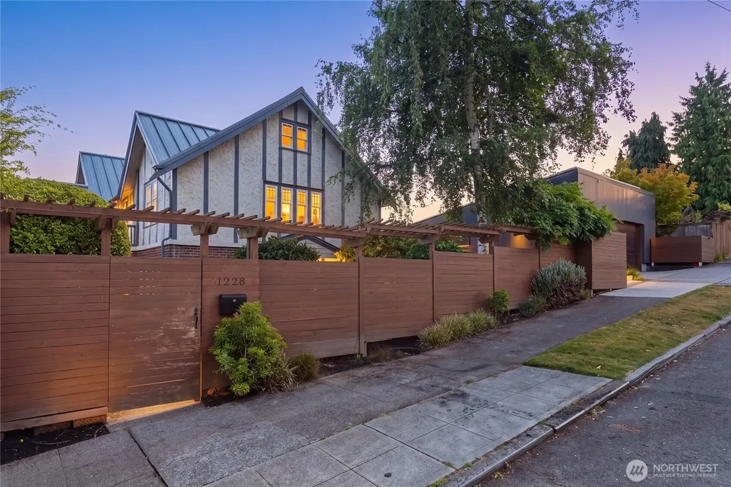 1228 23rd Avenue E Seattle WA 98112