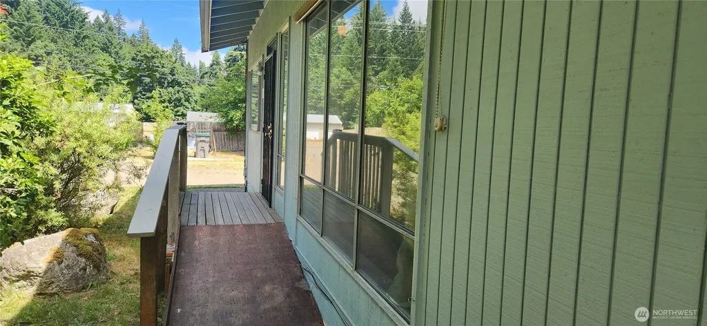 2447 Erlands Point Road NW Bremerton WA 98312