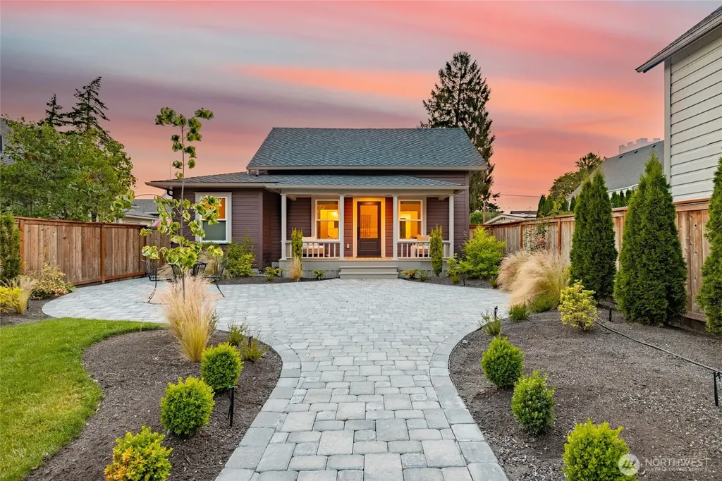 612 S Third Street La Conner WA 98257