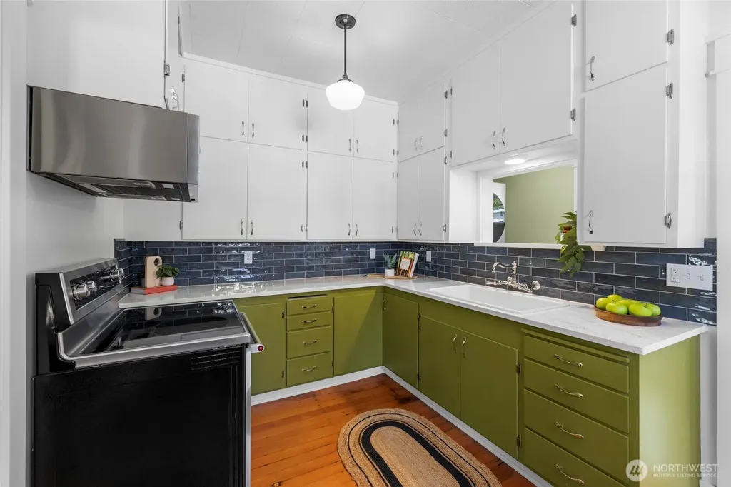 612 S Third Street La Conner WA 98257