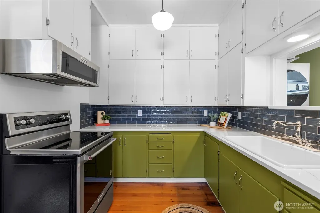 612 S Third Street La Conner WA 98257