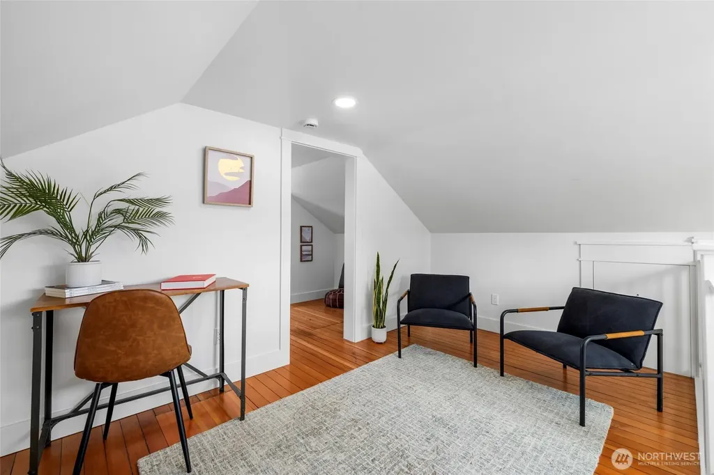 612 S Third Street La Conner WA 98257