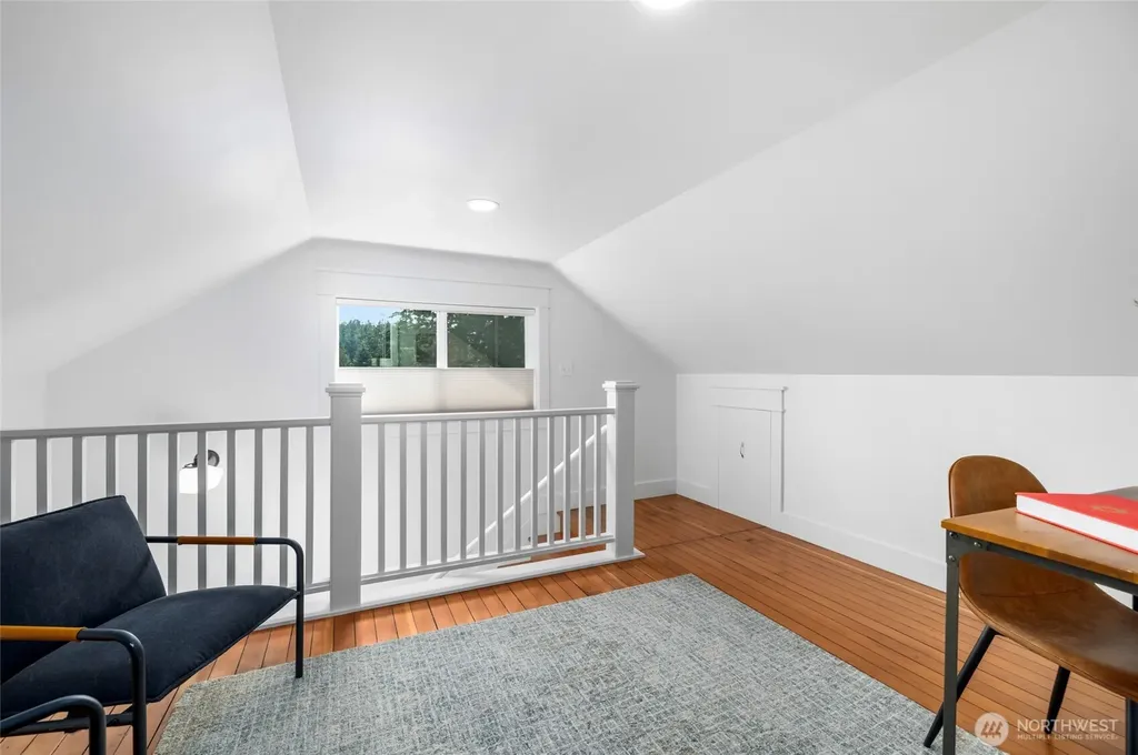 612 S Third Street La Conner WA 98257