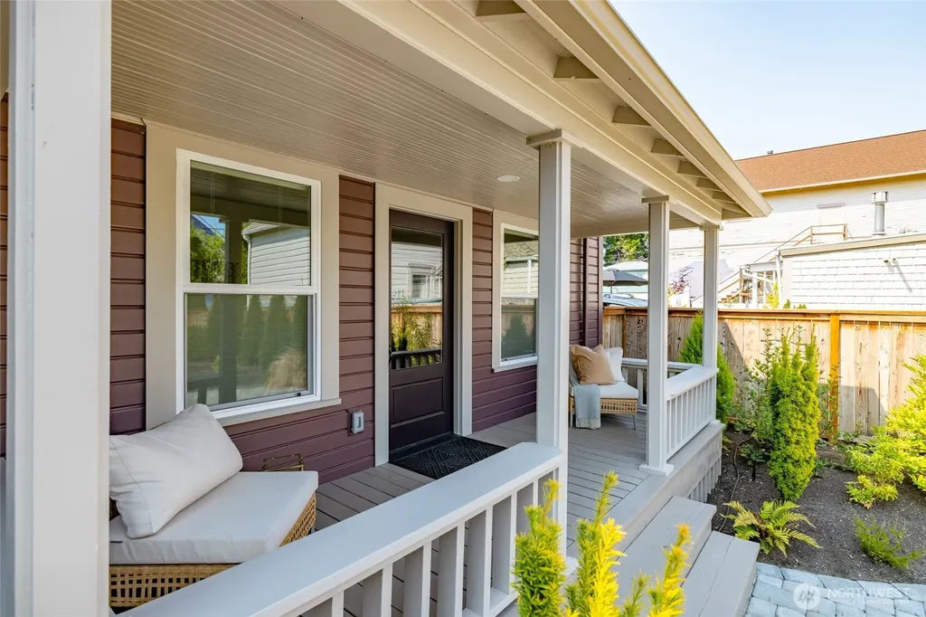 612 S Third Street La Conner WA 98257
