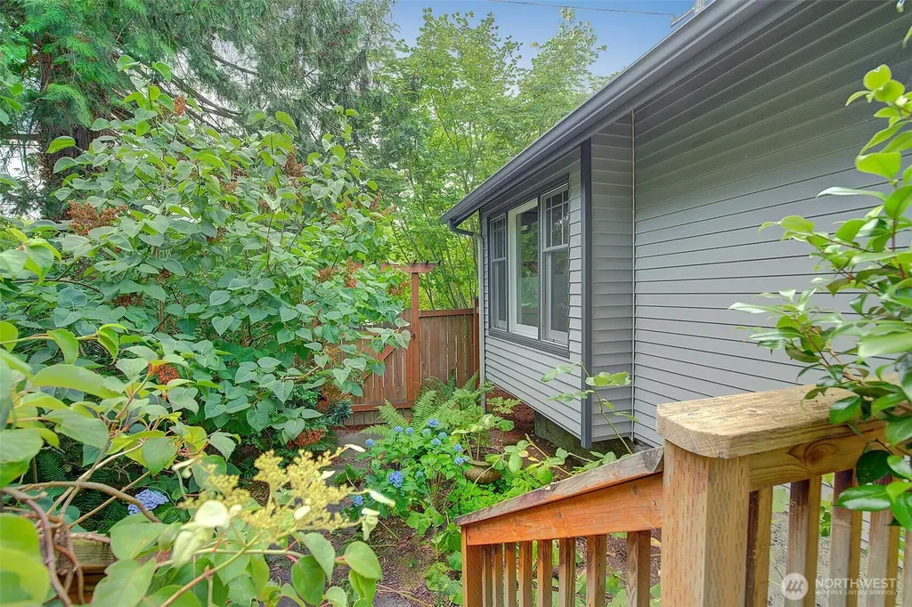7418 8th Avenue NW Seattle WA 98117