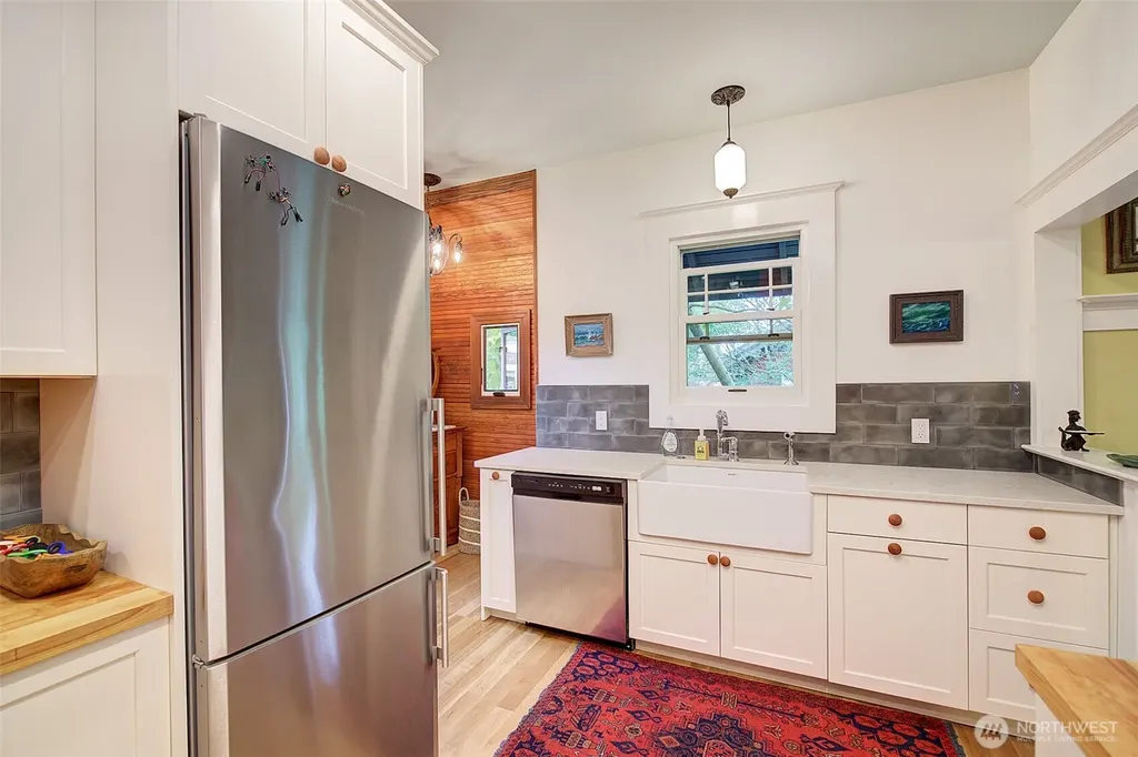 7418 8th Avenue NW Seattle WA 98117