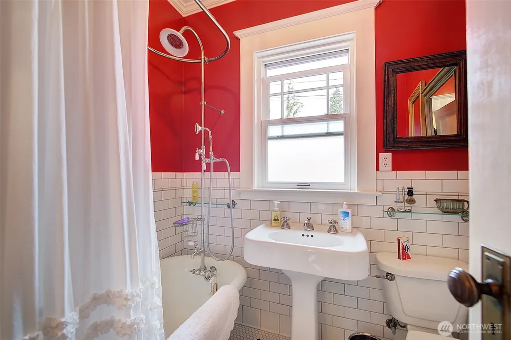 7418 8th Avenue NW Seattle WA 98117