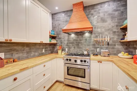 7418 8th Avenue NW Seattle WA 98117