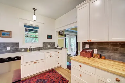 7418 8th Avenue NW Seattle WA 98117
