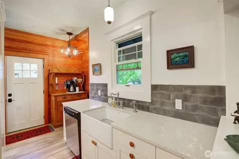 7418 8th Avenue NW Seattle WA 98117