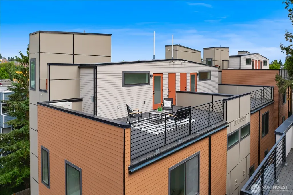 6538 Latona Avenue NE Seattle WA 98115