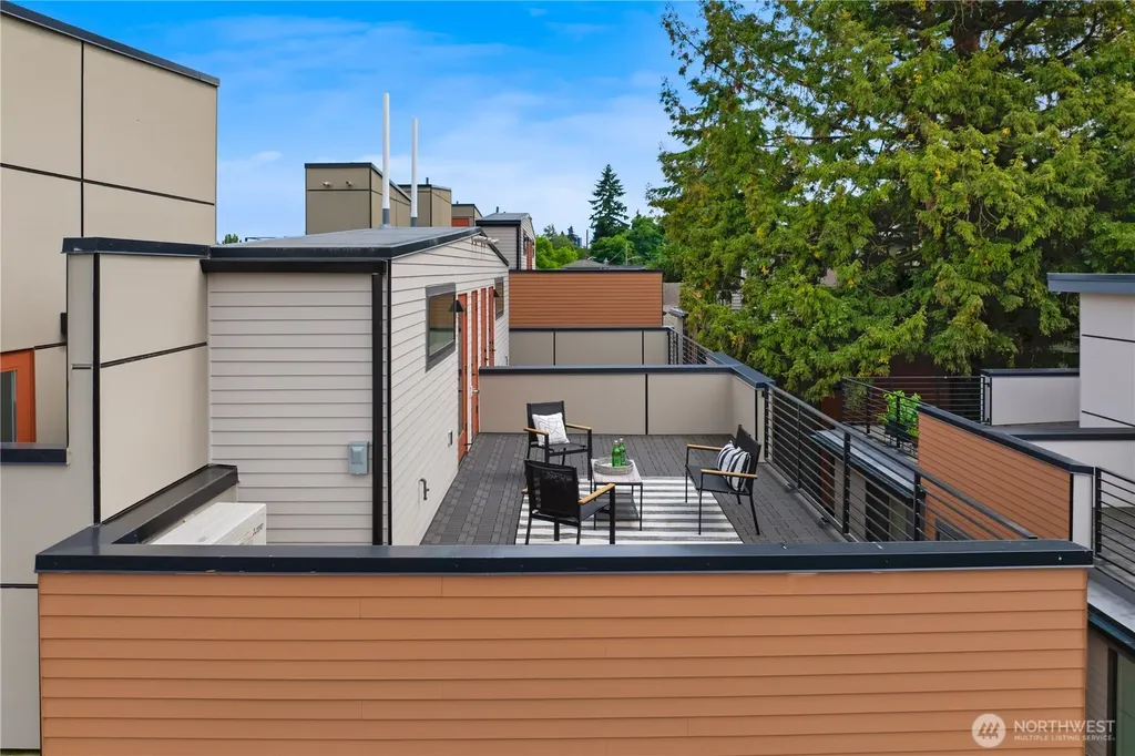 6538 Latona Avenue NE Seattle WA 98115