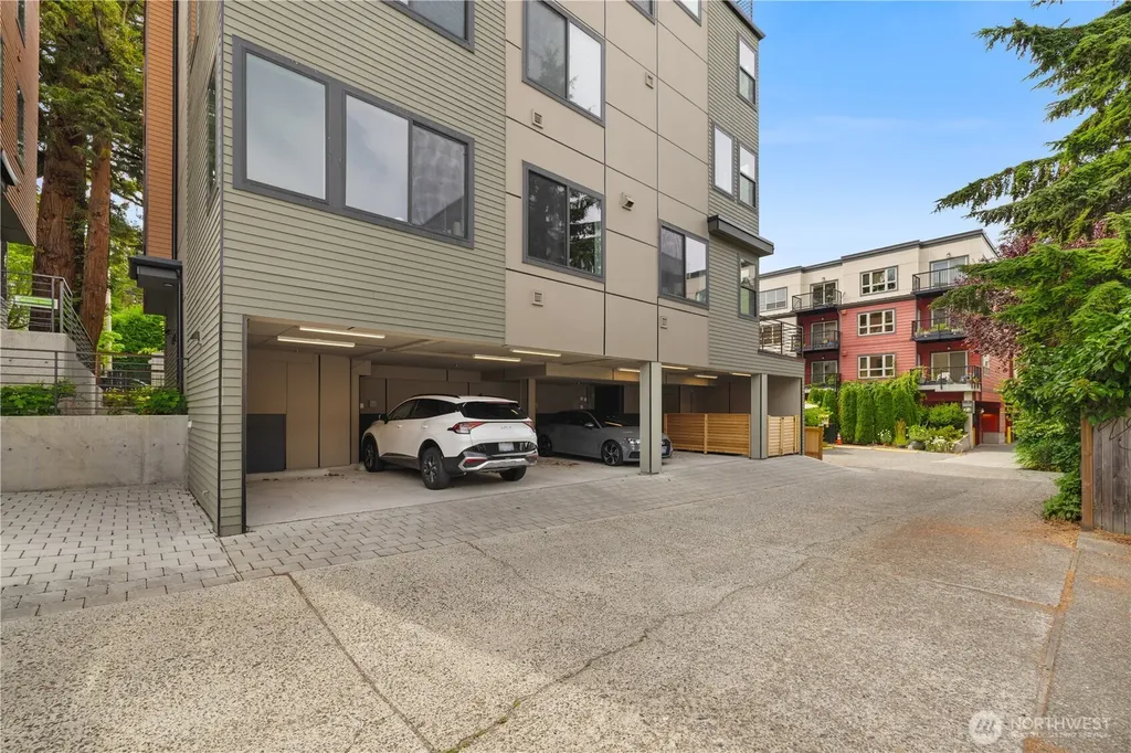 6538 Latona Avenue NE Seattle WA 98115