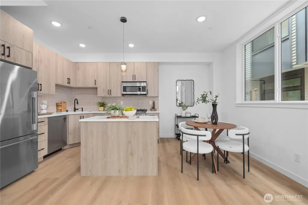 6538 Latona Avenue NE Seattle WA 98115