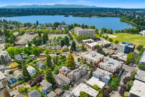 6538 Latona Avenue NE Seattle WA 98115