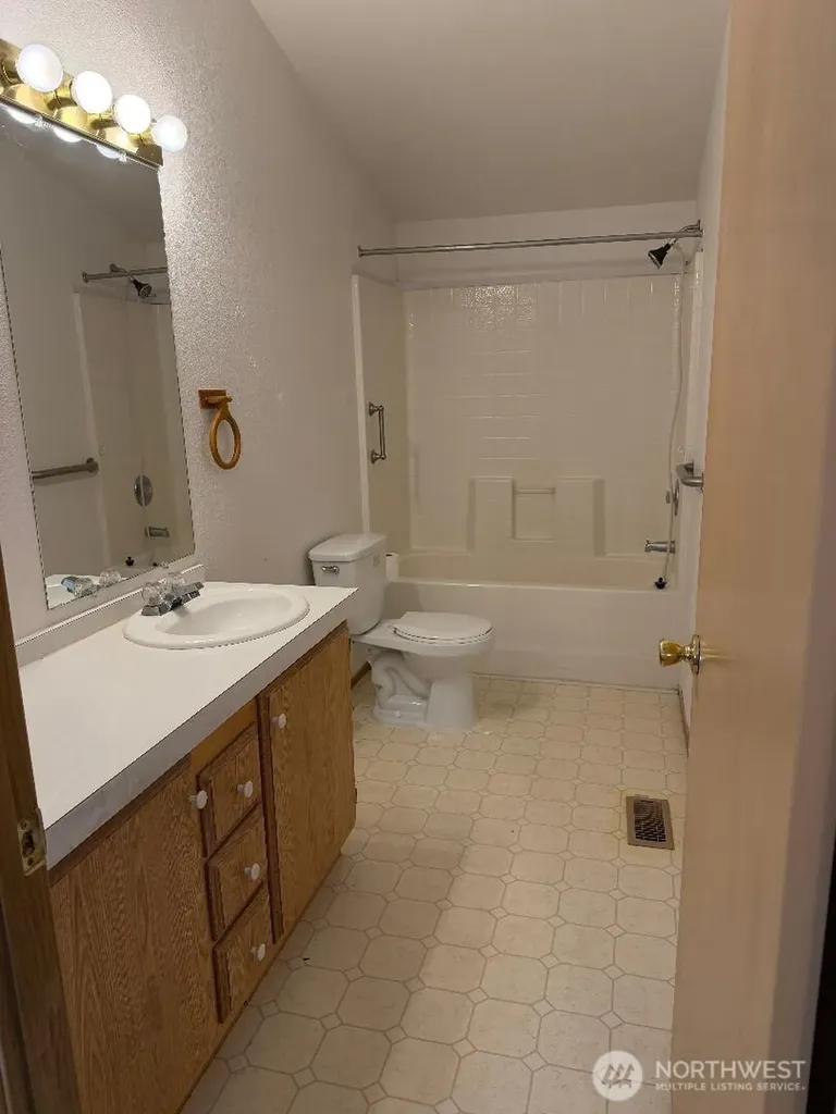 3211 W Wapato Drive Moses Lake WA 98837