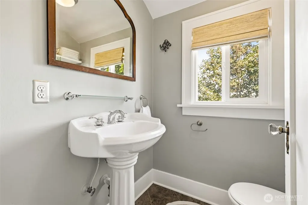 3305 Fawcett Avenue Tacoma WA 98418
