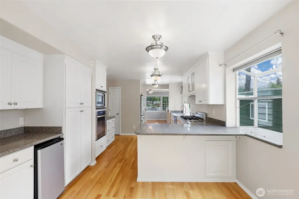 31422 7th Place SW Federal Way WA 98023