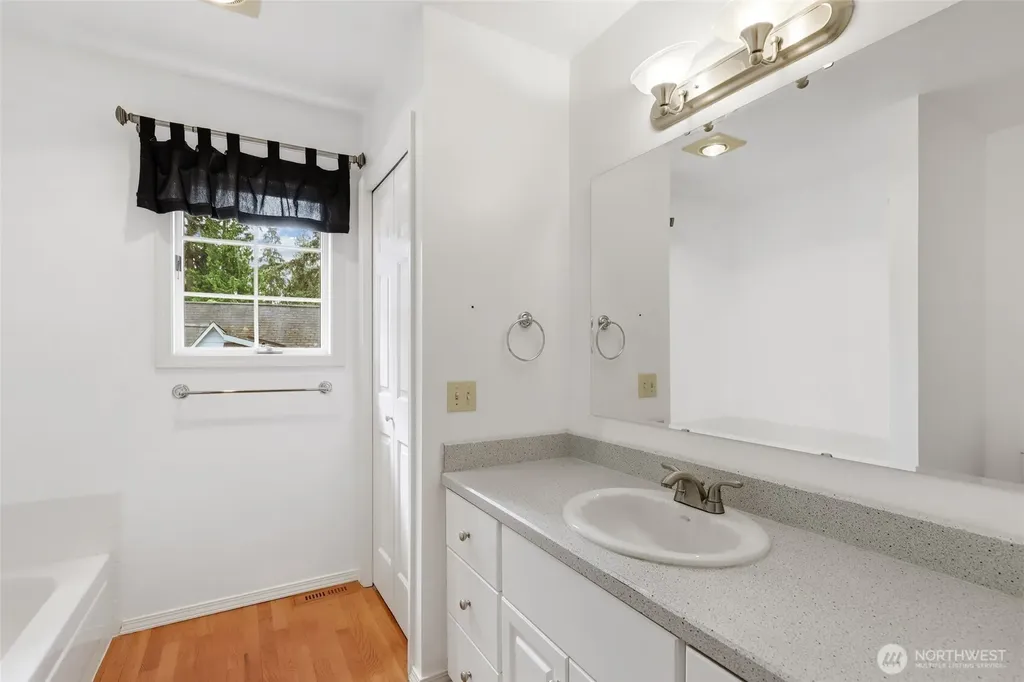 31422 7th Place SW Federal Way WA 98023