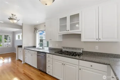 31422 7th Place SW Federal Way WA 98023