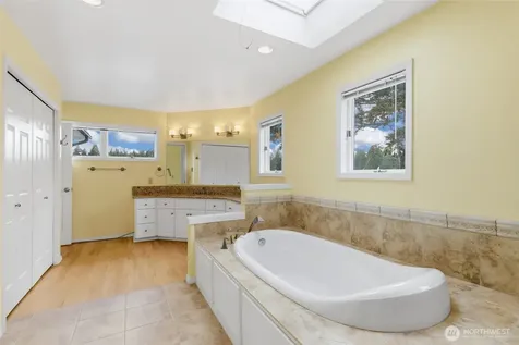 31422 7th Place SW Federal Way WA 98023