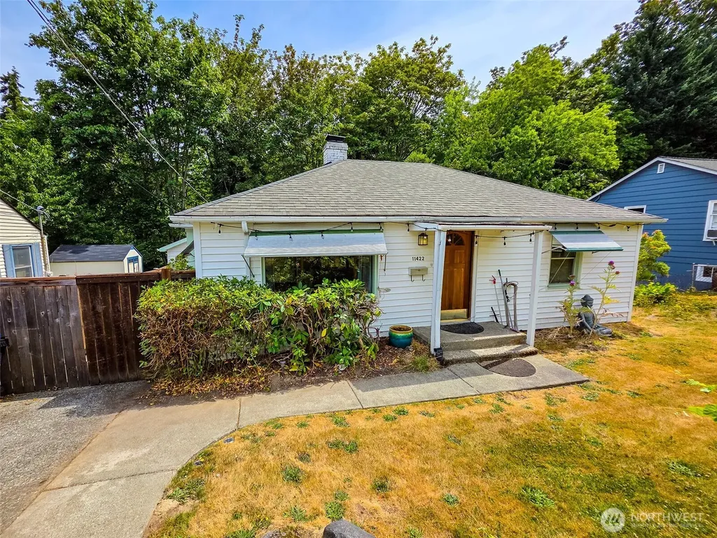 11422 71st Place S Seattle WA 98178
