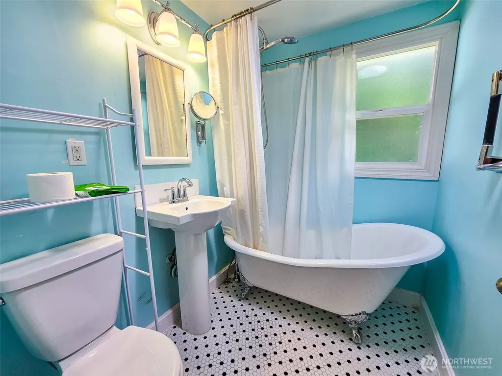 11422 71st Place S Seattle WA 98178