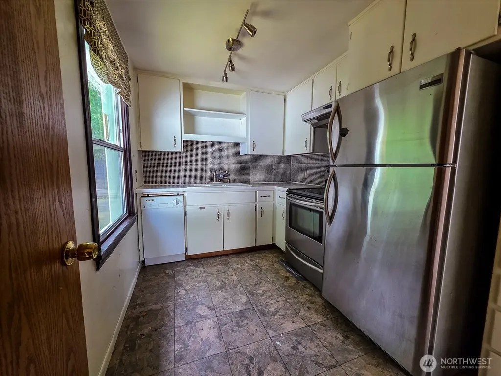 11422 71st Place S Seattle WA 98178