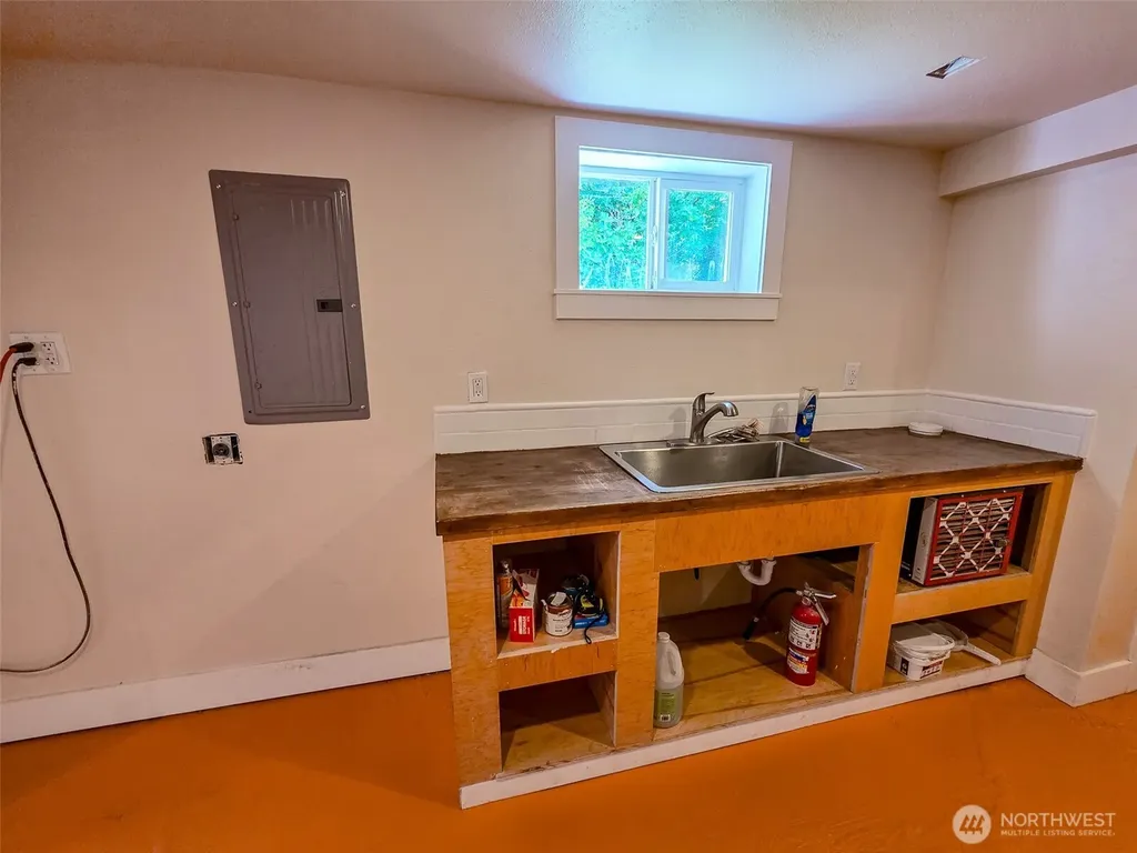 11422 71st Place S Seattle WA 98178