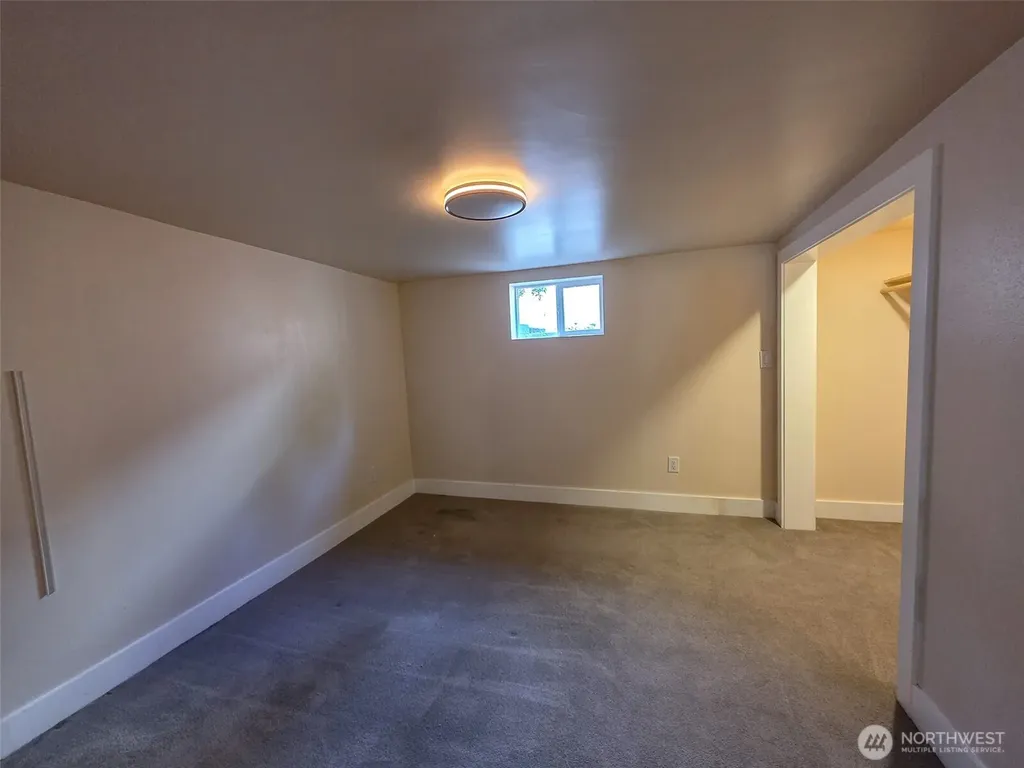11422 71st Place S Seattle WA 98178