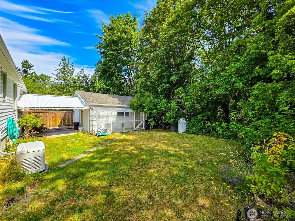 11422 71st Place S Seattle WA 98178